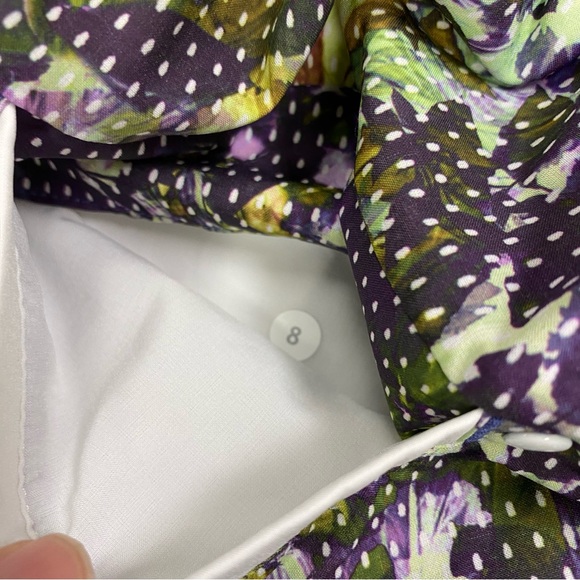 B-02‎ Lululemon Spring Break Away Short
Floral Sport White Multi - Picture 9 of 12